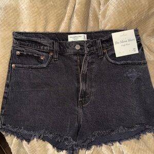 Abercrombie & Fitch High-Rise Mom Shorts in Black Wash